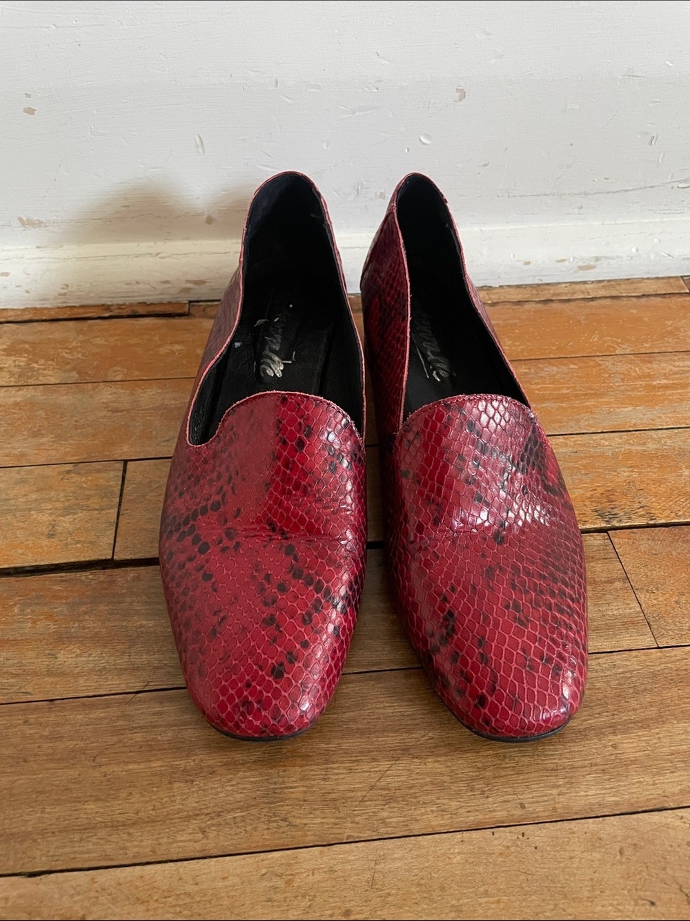 L’intervalle red and black snake skin print leather pumps- size 38/7.5